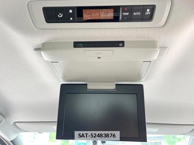 Toyota VOXY 2015-03 7867084-2