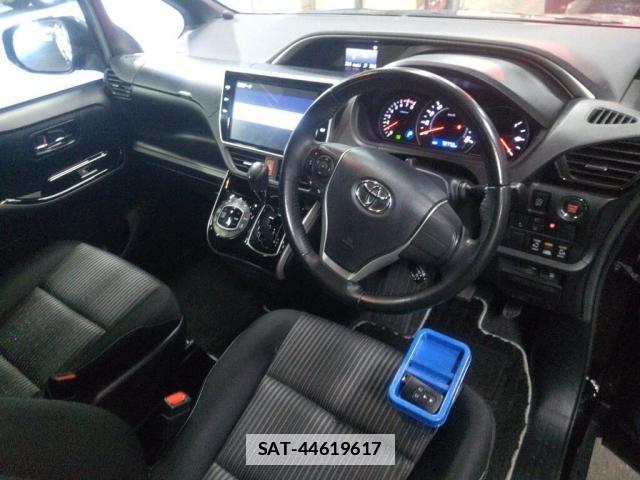 Toyota VOXY 2020-04 7867308-2
