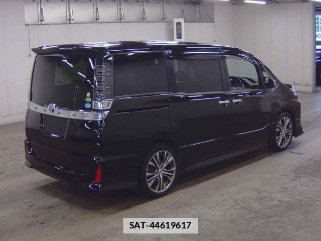 Toyota VOXY 2020-04 7867308-4