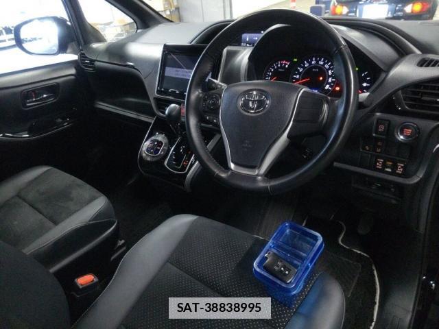 Toyota VOXY 2020-11 7867319-2
