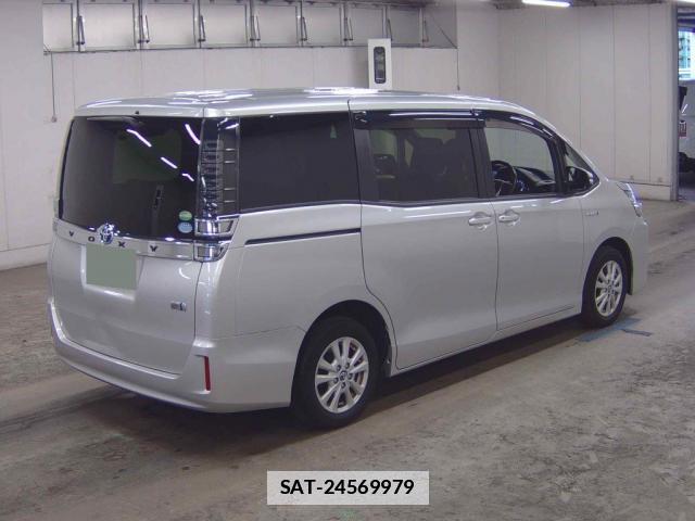 Toyota VOXY 2018-06 7867320-4
