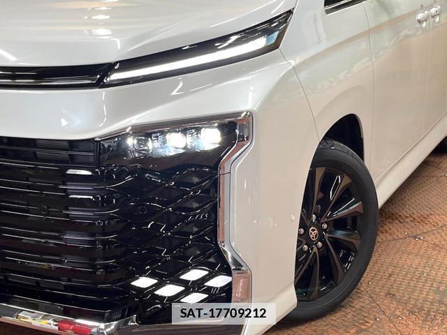Toyota VOXY 2026-05 7867600-11