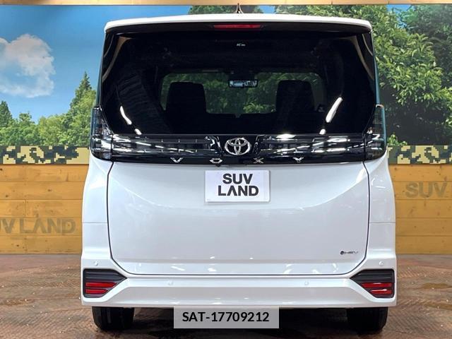 Toyota VOXY 2026-05 7867600-15