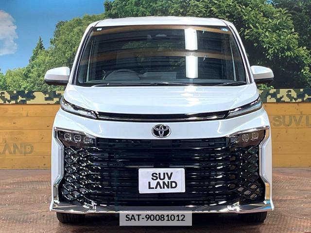 Toyota VOXY 2026-05 7867601-15