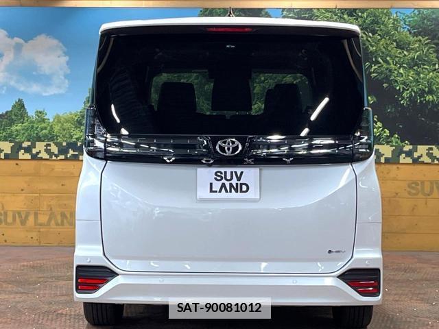Toyota VOXY 2026-05 7867601-16