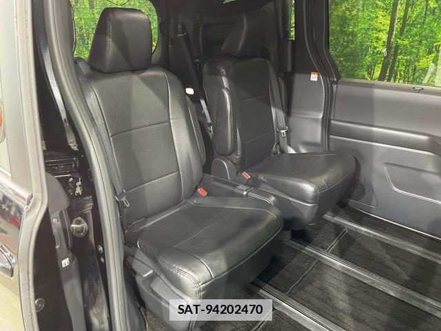 Toyota VOXY 2023-07 7867874-7