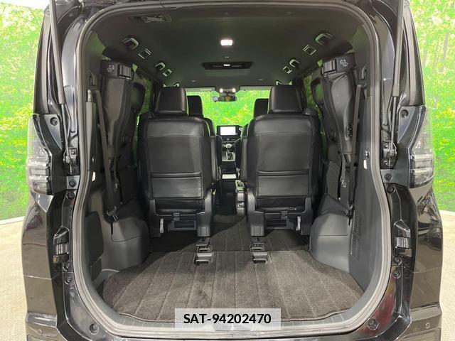 Toyota VOXY 2023-07 7867874-9