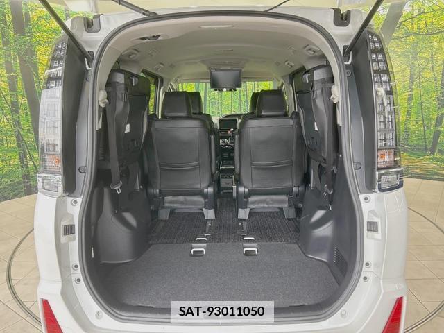 Toyota VOXY 2017-06 7867946-10