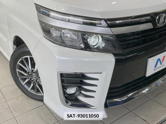 Toyota VOXY 2017-06 7867946-12