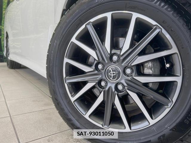 Toyota VOXY 2017-06 7867946-13