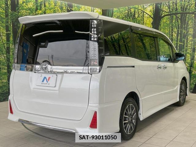 Toyota VOXY 2017-06 7867946-17