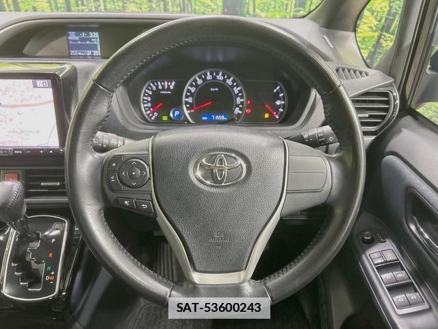 Toyota VOXY 2017-06 7867958-10
