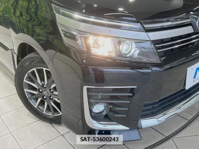 Toyota VOXY 2017-06 7867958-12