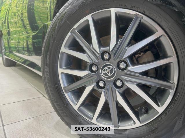 Toyota VOXY 2017-06 7867958-13