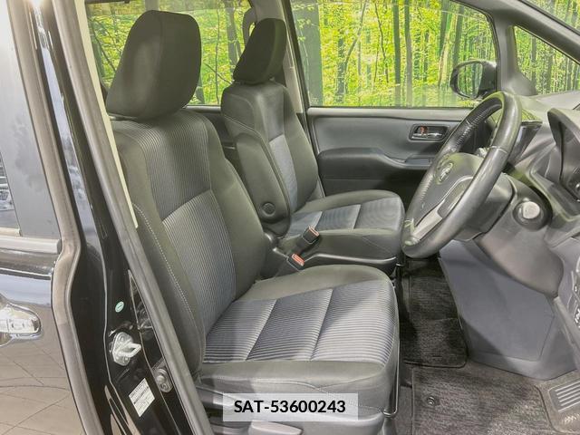 Toyota VOXY 2017-06 7867958-7
