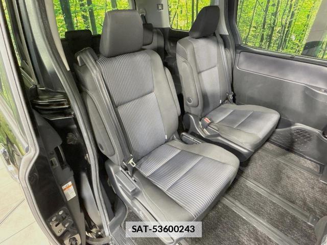 Toyota VOXY 2017-06 7867958-8