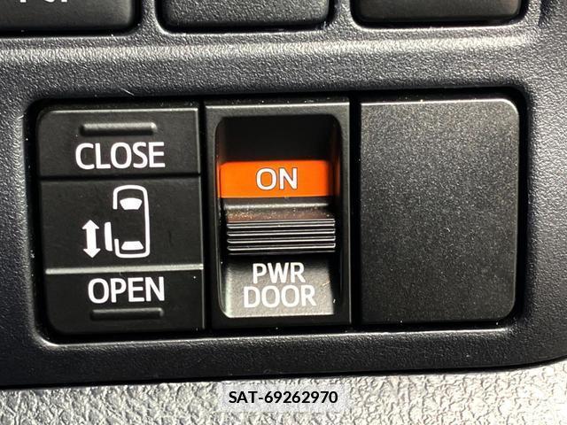 Toyota VOXY 2020-01 7868167-4