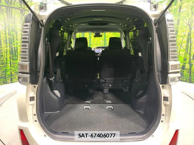 Toyota VOXY 2018-06 7868280-11