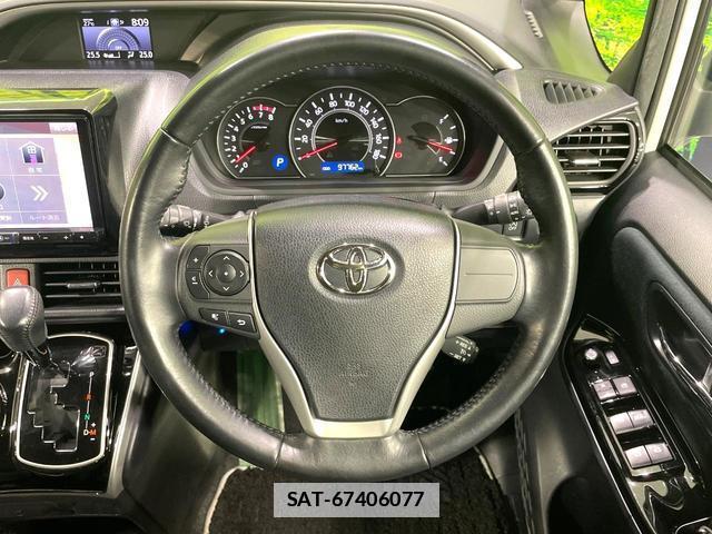 Toyota VOXY 2018-06 7868280-12
