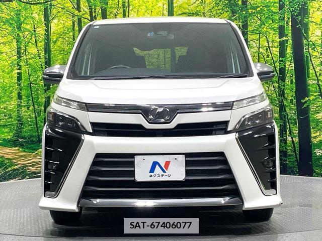 Toyota VOXY 2018-06 7868280-15
