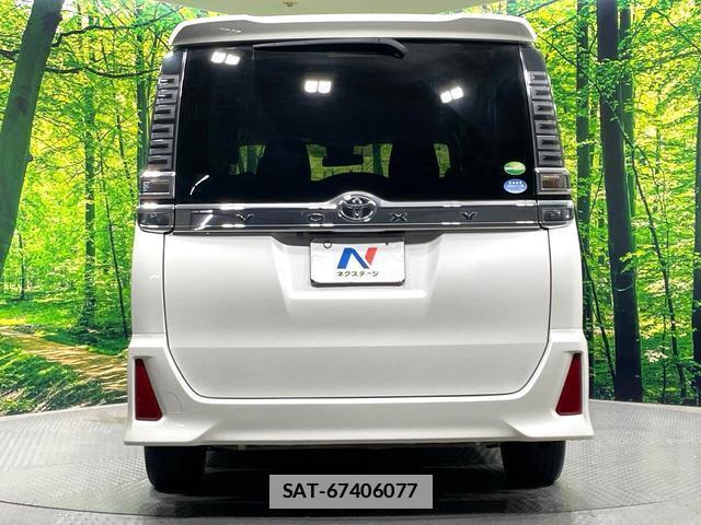 Toyota VOXY 2018-06 7868280-16