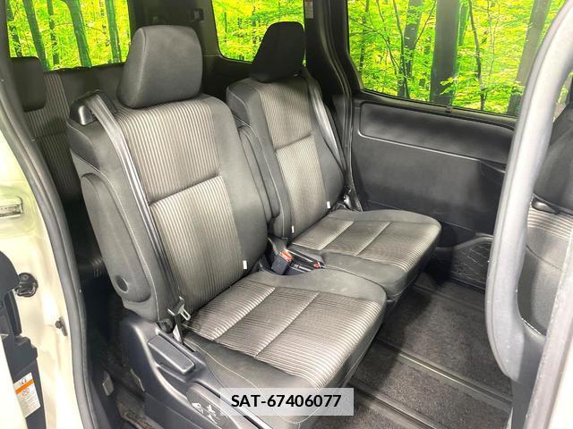 Toyota VOXY 2018-06 7868280-9