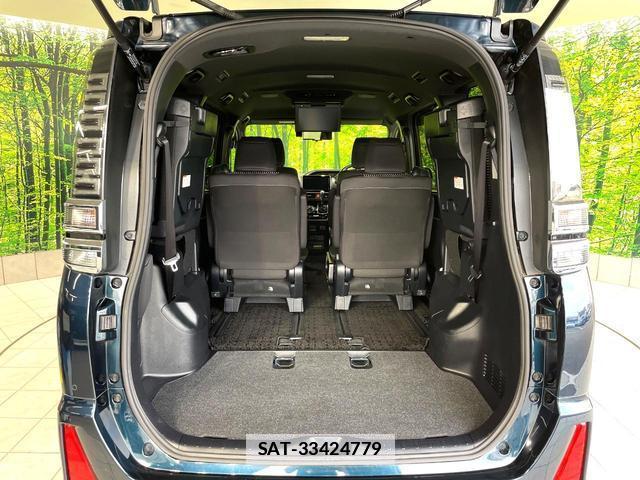 Toyota VOXY 2019-01 7868422-10