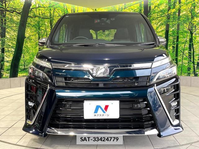 Toyota VOXY 2019-01 7868422-14