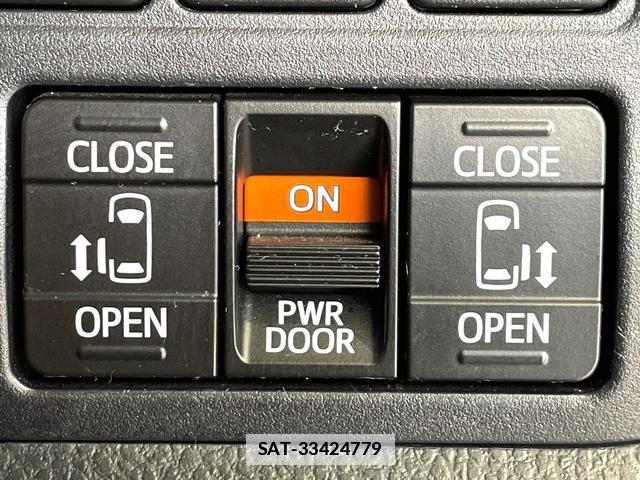 Toyota VOXY 2019-01 7868422-5