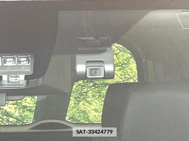 Toyota VOXY 2019-01 7868422-6