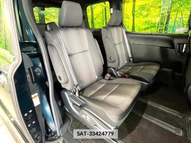 Toyota VOXY 2019-01 7868422-8
