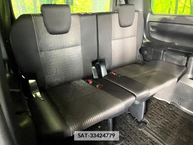 Toyota VOXY 2019-01 7868422-9