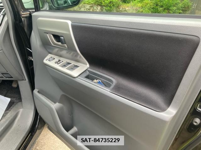 Toyota VOXY 2007-10 7868556-12