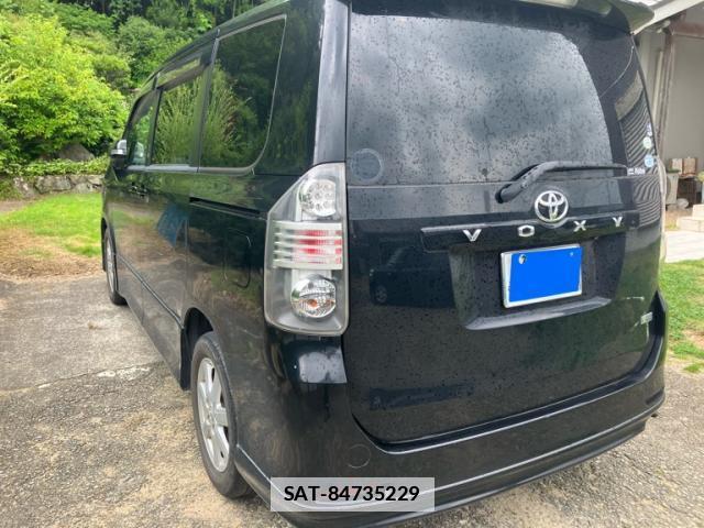 Toyota VOXY 2007-10 7868556-13