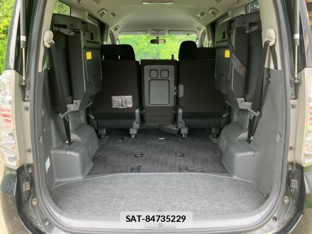 Toyota VOXY 2007-10 7868556-16
