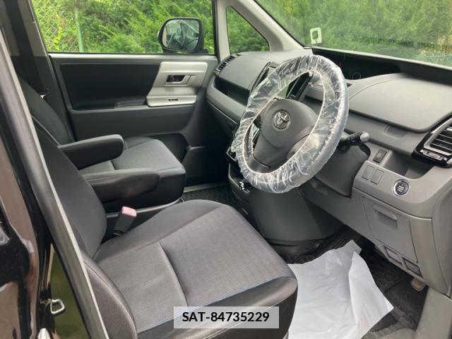 Toyota VOXY 2007-10 7868556-3