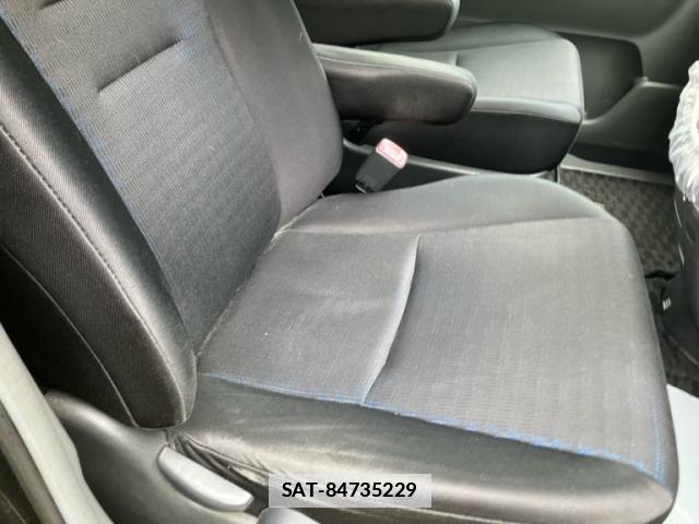 Toyota VOXY 2007-10 7868556-4