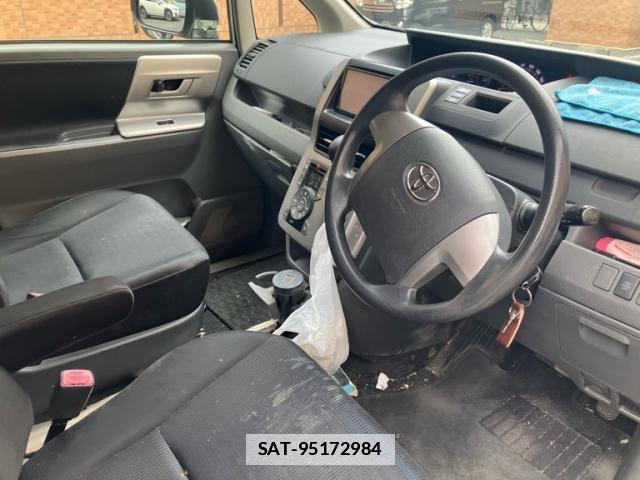 Toyota VOXY 2008-09 7868629-11