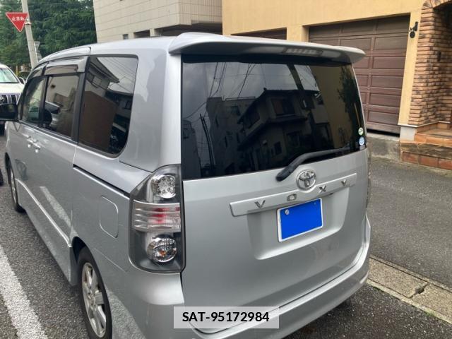 Toyota VOXY 2008-09 7868629-13