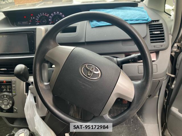 Toyota VOXY 2008-09 7868629-15