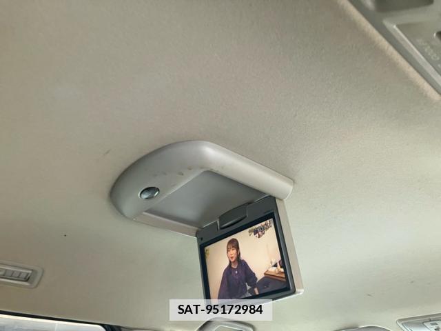 Toyota VOXY 2008-09 7868629-16