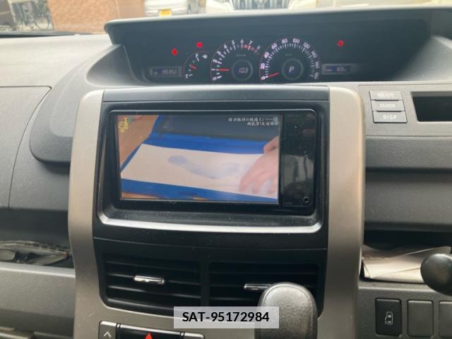 Toyota VOXY 2008-09 7868629-18