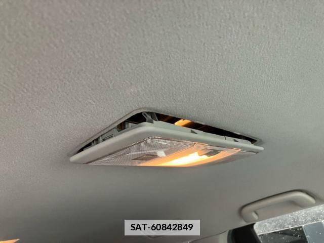 Toyota VOXY 2007-07 7868678-11