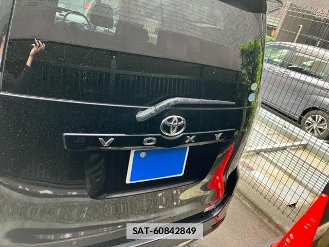 Toyota VOXY 2007-07 7868678-13