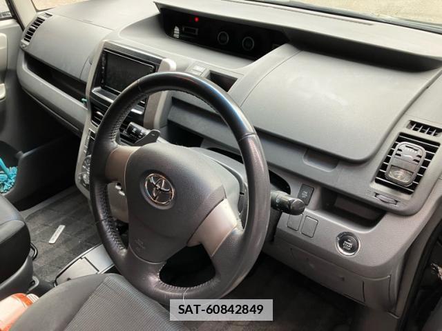 Toyota VOXY 2007-07 7868678-5
