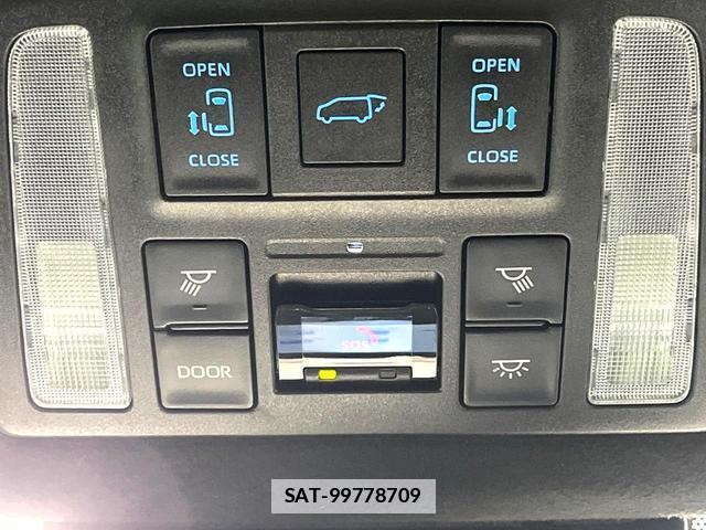 Toyota VOXY 2025-01 7868770-2