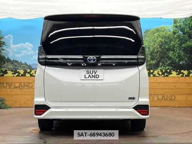Toyota VOXY 2024-02 7868803-16