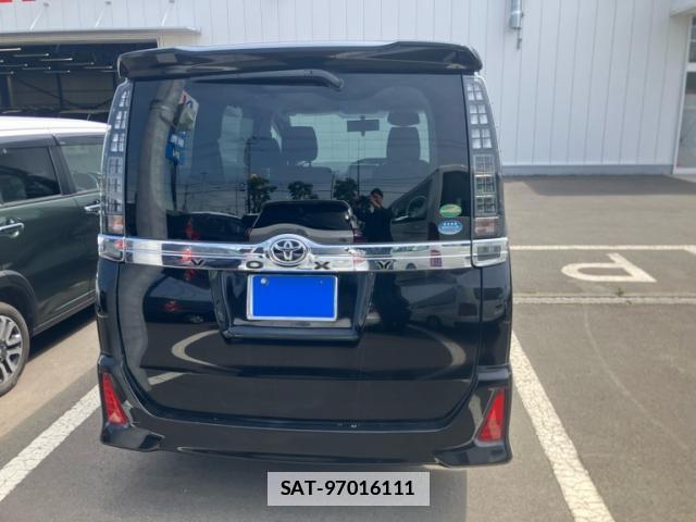 Toyota VOXY 2015-09 7868964-12