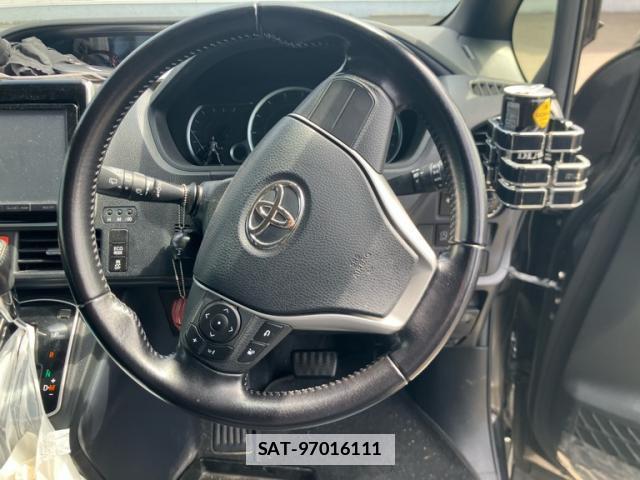Toyota VOXY 2015-09 7868964-14