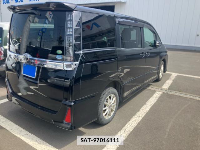 Toyota VOXY 2015-09 7868964-2